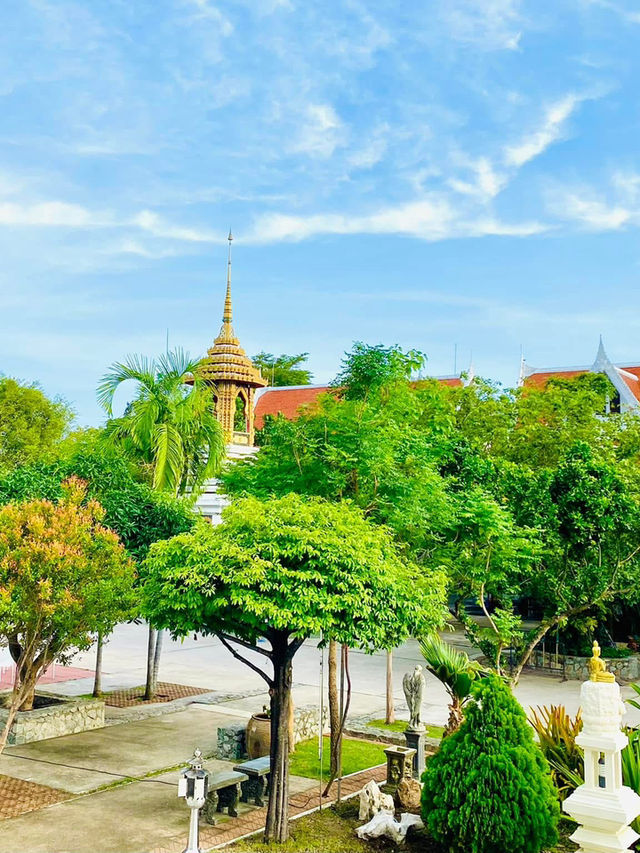 วัดสวยพัทยา วัดท่องเที่ยวทำบุญยอดนิยม