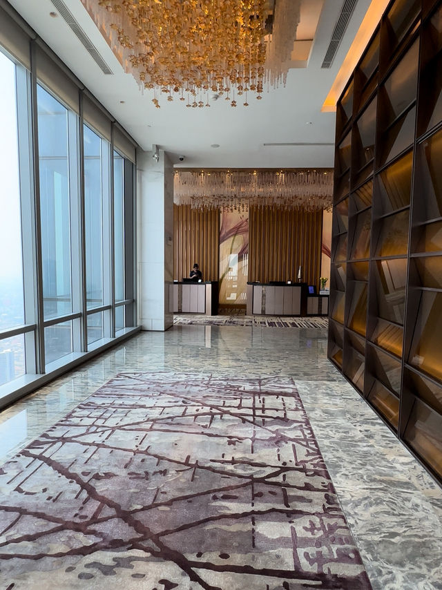 高空中的奢華寧靜：雅加達 Westin 入住體驗