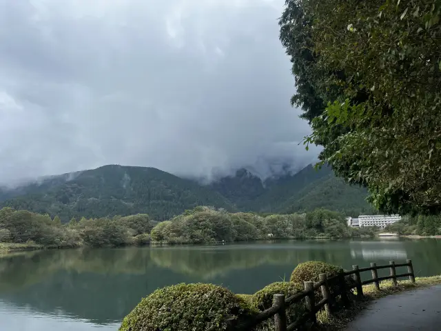 แชร์วิธีเดินทางไปน้ำตกชิราอิโตะและทะเลสาบทานูกิ
