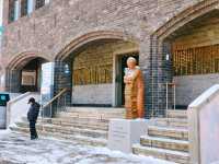 Discover a book store nearby Gyeongbokgong palace 