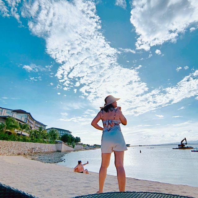 "Tropical Escape: Sun, Sea, and Serenity!"
