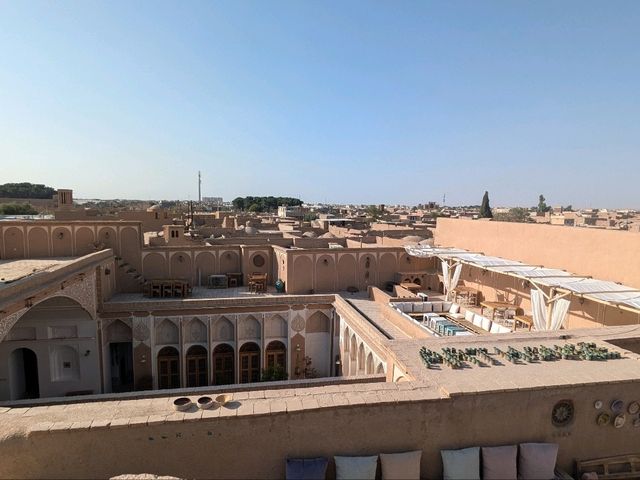 ヤズド旧市街の街並みとYazd art house cafe