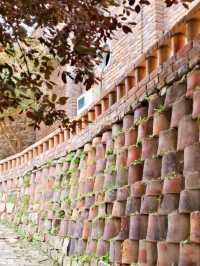 Jar-Walled Walls: Unique Ceramic Artistry