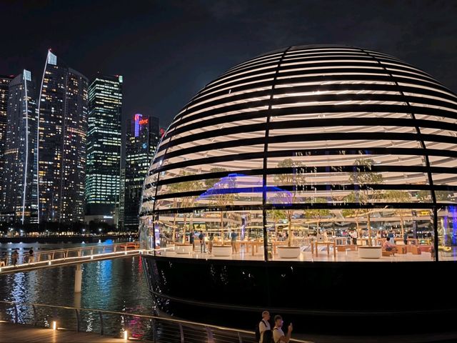Marina Bay Wonders: Journey through Singapore's Iconic Skyline & Waterfront 