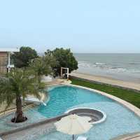 Mira Beachfront Pool Villa Cha-am