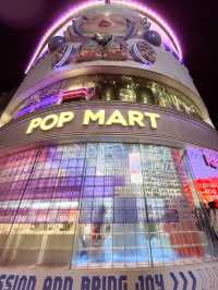 上海景點｜最大官方pop mart旗艦店✨