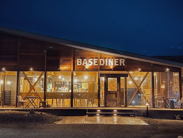ハンバーガー専門店🤍【BASE DINER(ベースダイナー)】