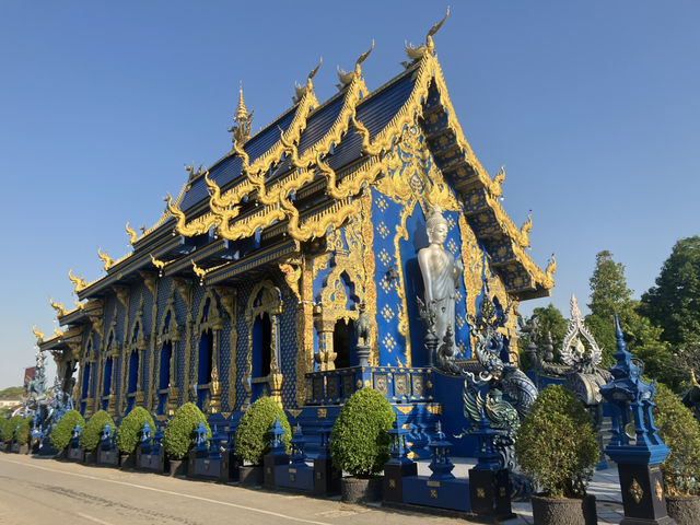 泰國🇹🇭清萊藍廟神聖壯麗 必吃藍色冰淇淋