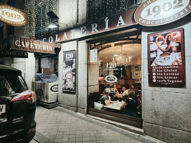 [🇪🇸マドリード] スペインの伝統菓子！Chocolatería 1902のチュロス