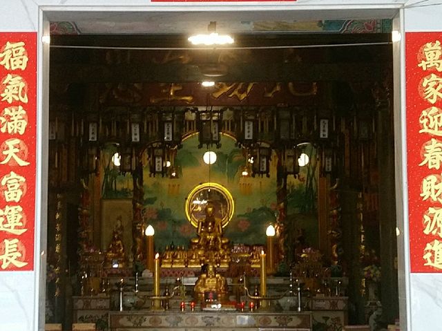 สักการะสิ่งศักดิ์สิทธิ์ @โรงเจบ้วนฮกตั้ว บ้านโป่ง