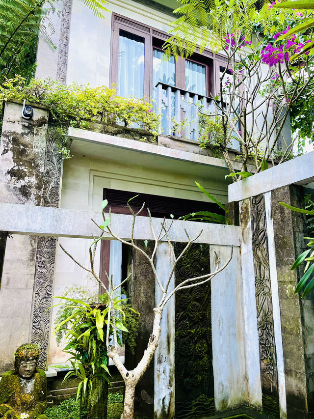 “Eco Retreat: A Green Getaway at Prabhu Ubud Villa”