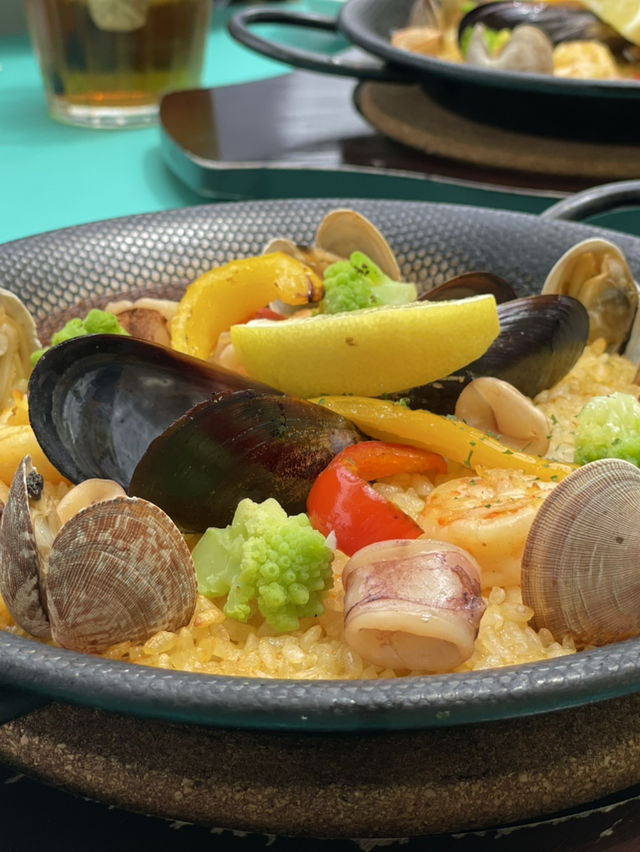 【長崎×ハウステンボス】パーク内の地中海料理店  テラス席からの景色が素敵！