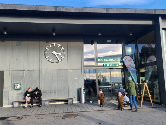 [🇨🇭リギ山] 雄大な景色を堪能できるRigi Kaltbad駅