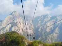 Huangshan: Embracing Nature at the Majestic Mountain