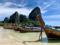 หาดไร่เลย์ กระบี่:หาดสวย ทะเลใส มีภูเขาใหญ่โอบล้อม