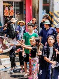 เก็บภาพมาฝาก ประเพณีเเห่ช้างบวชนาค