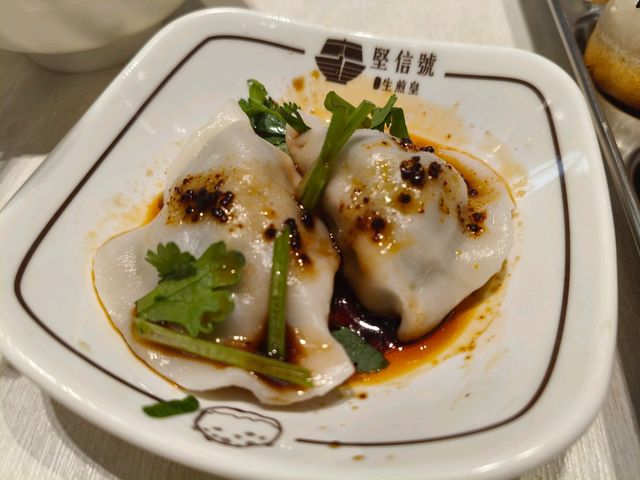 【屯門美食】時代廣場《堅信號》探店：香濃擔擔麵x創意番茄套餐🍜🍅