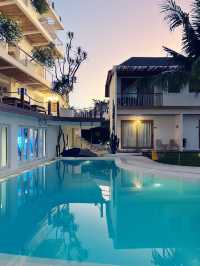 Living the Bali Dream at KOS One Hostel, Canggu 🌤️🎊
