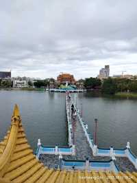 เยี่ยมชมศาลาฤดูใบไม้ผลิและฤดูใบไม้ร่วง