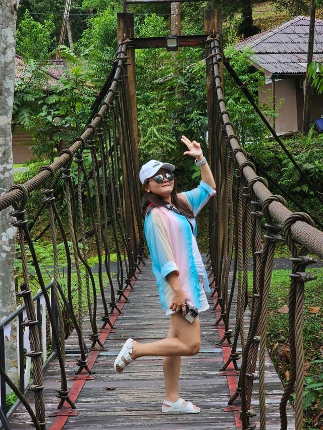 น้ำตกสวย  เมืองคอน