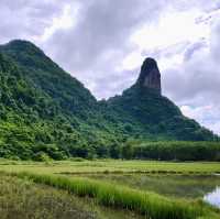 🏞️ Khao Ok Thalu: A Backpacker’s Guide to Phatthalung’s Iconic Mountain with a Hole!