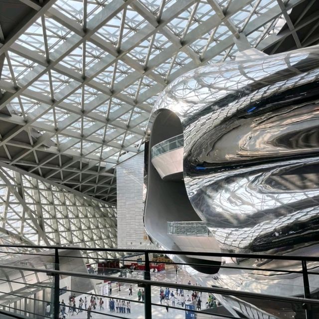 深圳市當代藝術與城市規劃館：看見2050的深圳