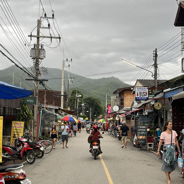 ถนนคนเดิน เมืองปาย แม่ฮ่องสอน
