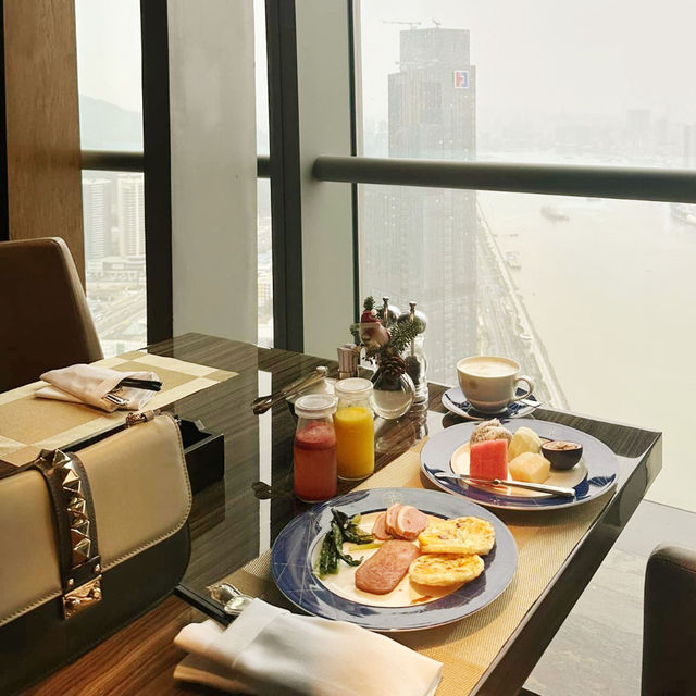 Luxury & Tranquility at St. Regis Zhuhai