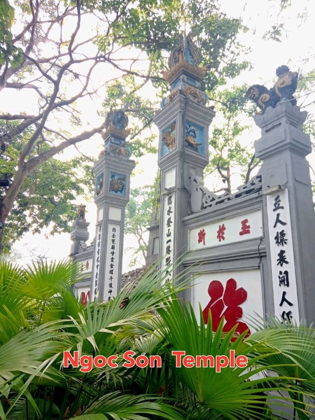 ข้ามสะพานเทฮุก สู่วัด Ngoc Son✨️