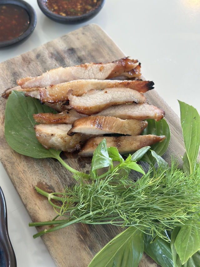 ป้อนมั้ย ร้านส้มตำน่านั่งย่านราชพฤกษ์ จ.นนทบุรี