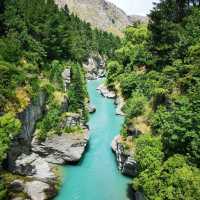 Spring in Queenstown: Lakes, Peaks & Adventure