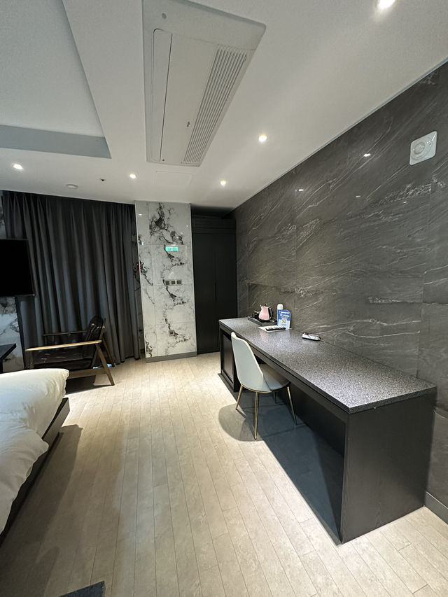 Affordable comfort right in the heart of Busan 💼🛏️