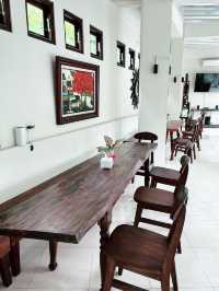 Ara Cafe & Eatery: A Scenic Coffee Haven in Parapat