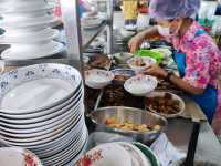 ร้านก๋วยจั๊บเก่าแก่ในตำนานเมืองแปดริ้ว