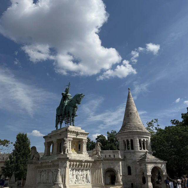 Budapest's Crown Jewel: Fisherman's Bastion & Matthias Church! 🇭🇺