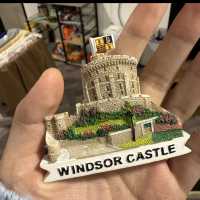 Windsor | Windsor Castle: Skip "The Long Walk" Unless You're a Dedicated Hiker! 🚶‍♀️🏰