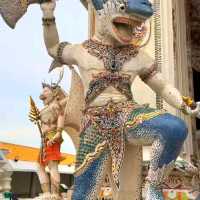 Bangkok’s Craziest Temple? You HAVE to See Wat Pariwat’s Wild Statues! 🏯✨