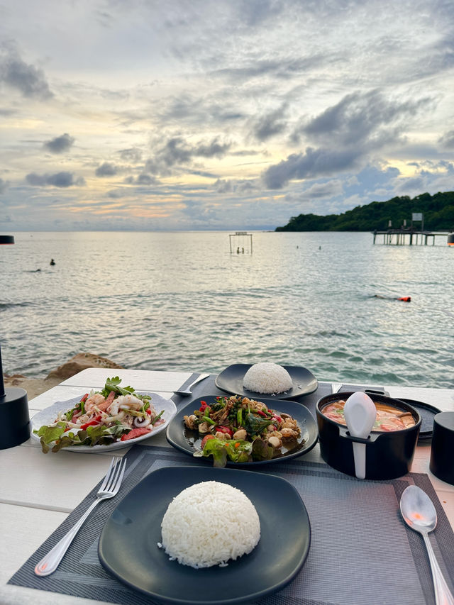 🌅Dinner สุดโรแมนติก ที่เกาะกูด🌅