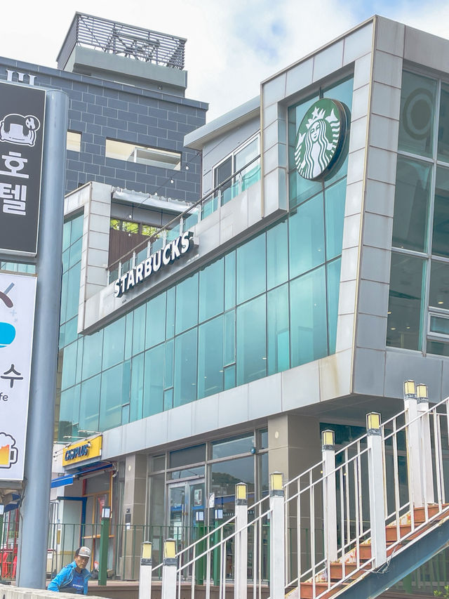송정 바다를 보며 맛있는 커피를 마실 수 있어요 ☕️