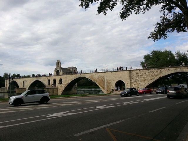【フランス】アヴィニョン　サン ベネゼ橋