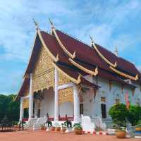 ไหว้พระทำบุญทีวัดเจดีย์หลวงวรวิหานจังหวัดเชียงใหม่