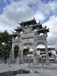 古き良きのどかな村の風景に出会う西逓