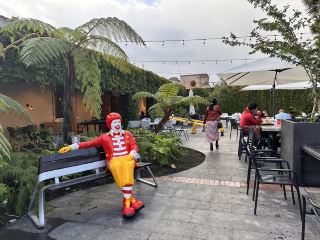 [McDonald's in Antigua, Guatemala | Relaxing cafe time surrounded by historical architecture and nature]