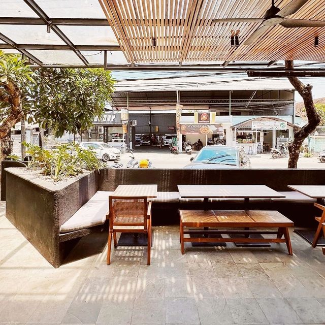 Ba Koudelka Cafe