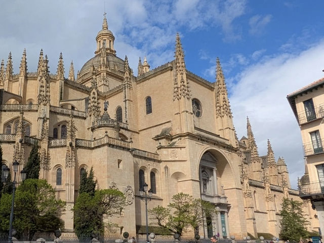 【ローマの遺産が残る街】セゴビアの水道橋で古代ロマンに浸る旅✨ 