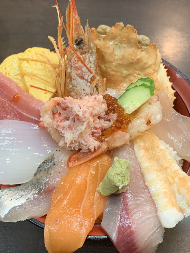 【石川🇯🇵】金沢の近江町市場で絶品海鮮丼を。