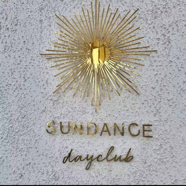 Sundance Dayclub บีชคลับริมทะเล มุมถ่ายรูป ปังเพีย