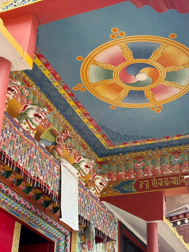 【インド・ダージリン グル・サキャ僧院】ダージリンの奥地に静かに祈りが響く場所