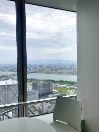 จุดชมวิวกลางเมืองโอซาก้า Umeda Sky Building
