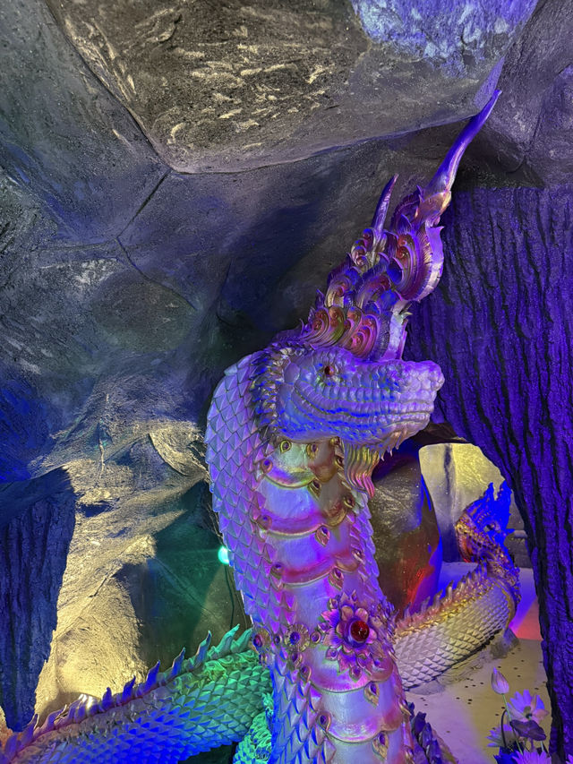 แค่เดินผ่านก็ขนลุกแล้ว! 😱🐉 พญานาคที่วัดดอนขนาก